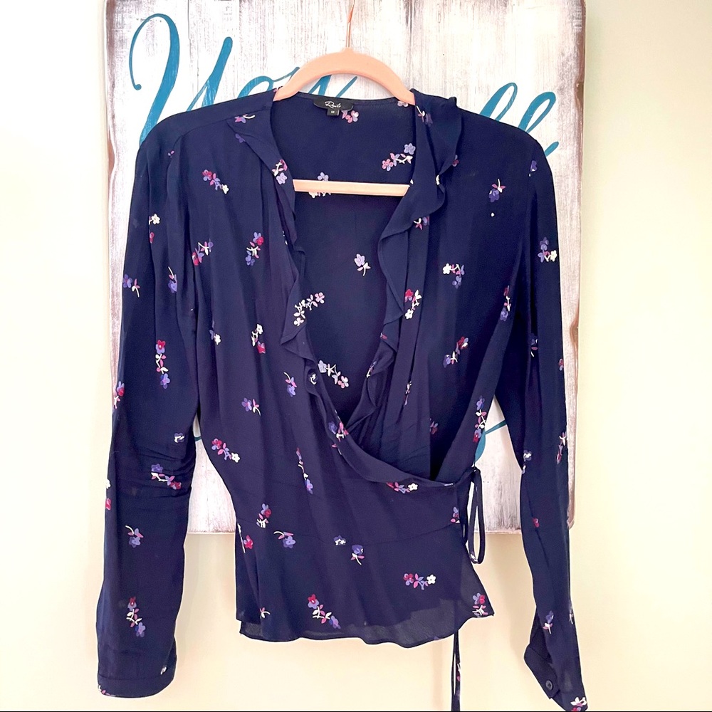 Tails wrap top size medium